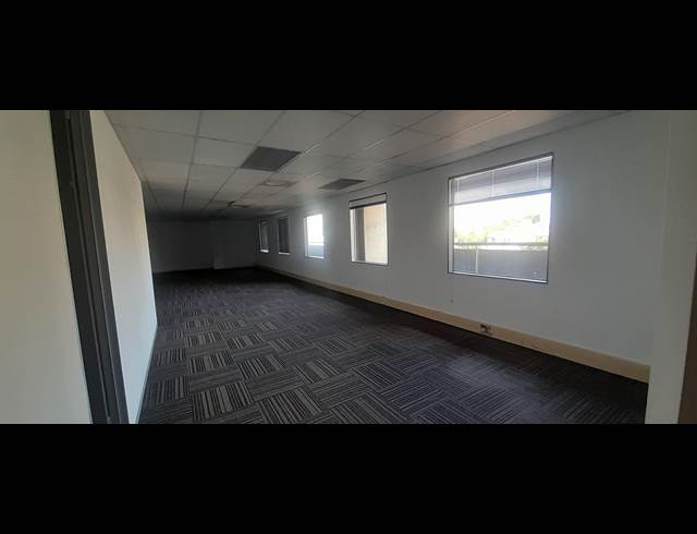 258.60M² OFFICE TO LET IN BEDFORD GARDENS