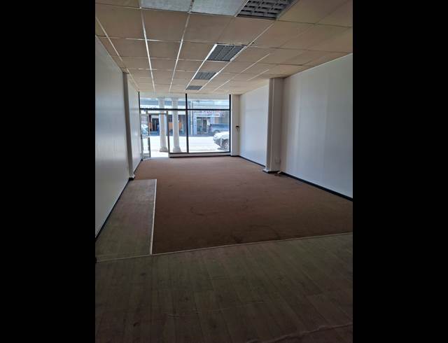 75M² RETAIL RENTED IN EAST LONDON CENTRAL