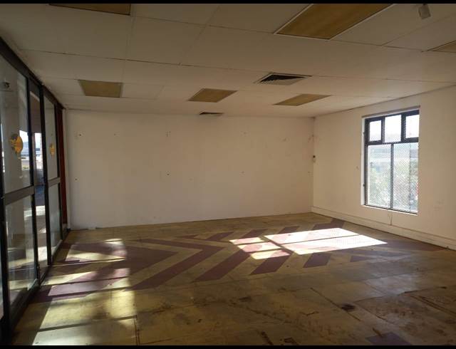 72M² BUSINESS TO LET IN PINETOWN CENTRAL