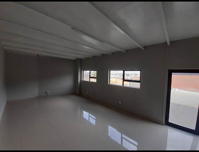 435M² WAREHOUSE TO LET IN COSMO BUSINESS PARK