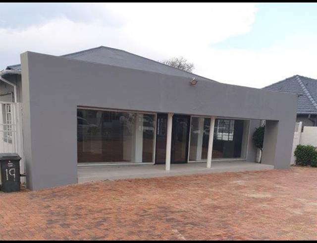 230M² RETAIL TO LET IN GREENSIDE