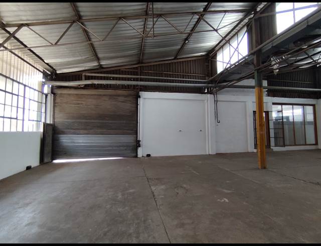 90M² WAREHOUSE TO LET IN TULISA PARK