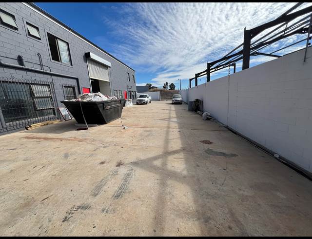 200M² WAREHOUSE RENTED IN FISANTEKRAAL INDUSTRIAL