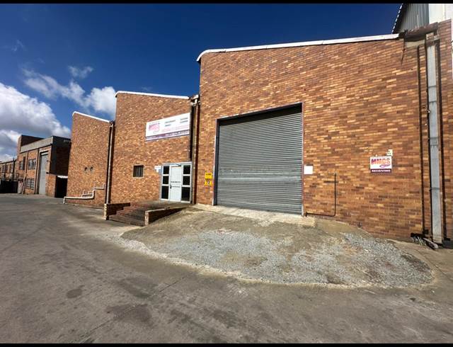 2,069M² WAREHOUSE TO LET IN HENVILLE
