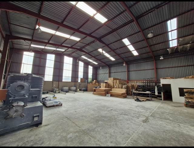 450M² WAREHOUSE TO LET IN KEW