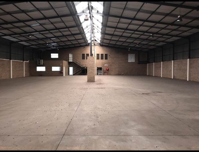 2,120M² WAREHOUSE TO LET IN NORTH RIDING