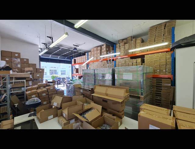 175M² WAREHOUSE TO LET IN WESTLAKE