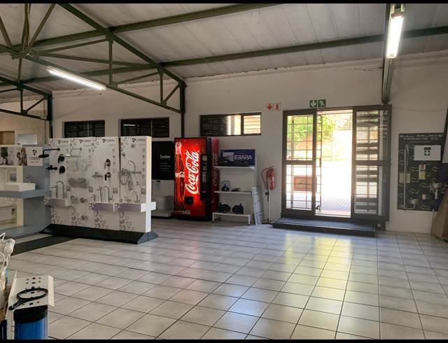 1,938M² WAREHOUSE TO LET IN RIVERSIDE PARK