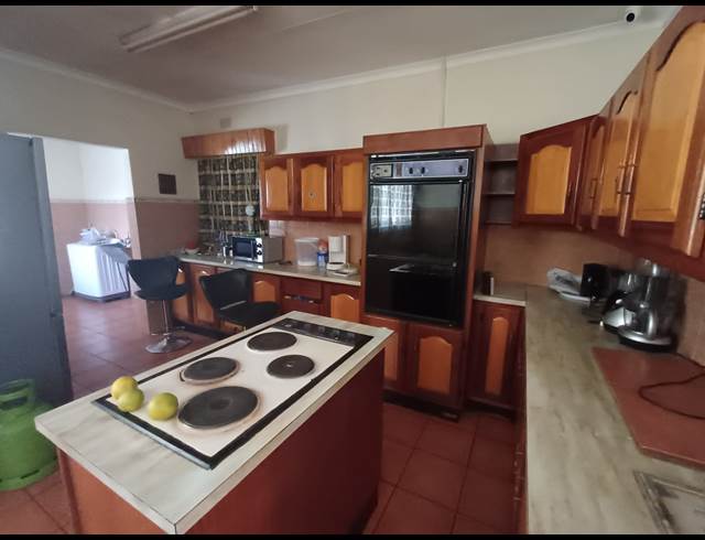 4 BEDROOM HOUSE TO LET IN VANDERBIJLPARK SE 7