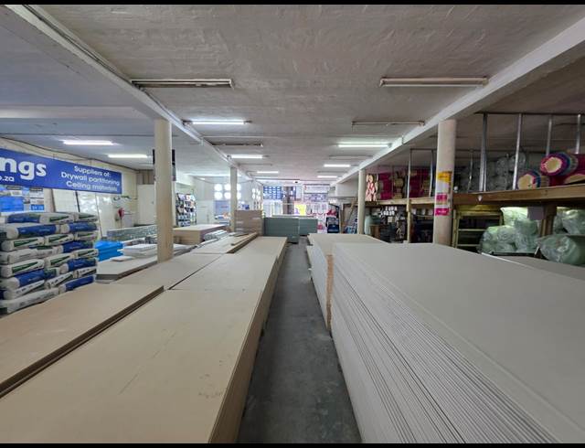 700M² RETAIL TO LET IN STRAND CENTRAL