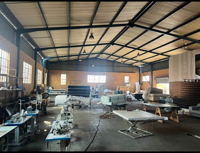 750M² WAREHOUSE TO LET IN AMALGAM