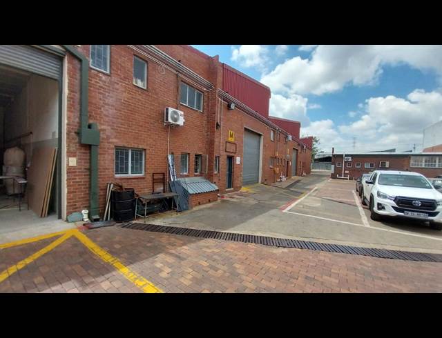 250M² WAREHOUSE RENTED IN KOEDOESPOORT INDUSTRIAL