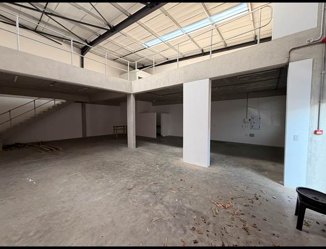 285M² WAREHOUSE TO LET IN GLEN ANIL