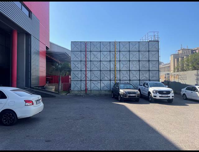 25,539M² WAREHOUSE TO LET IN MOBENI