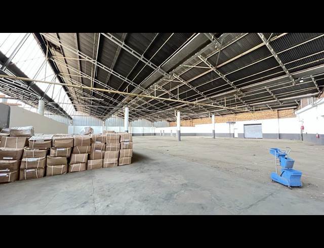 2,800M² WAREHOUSE TO LET IN TROJAN