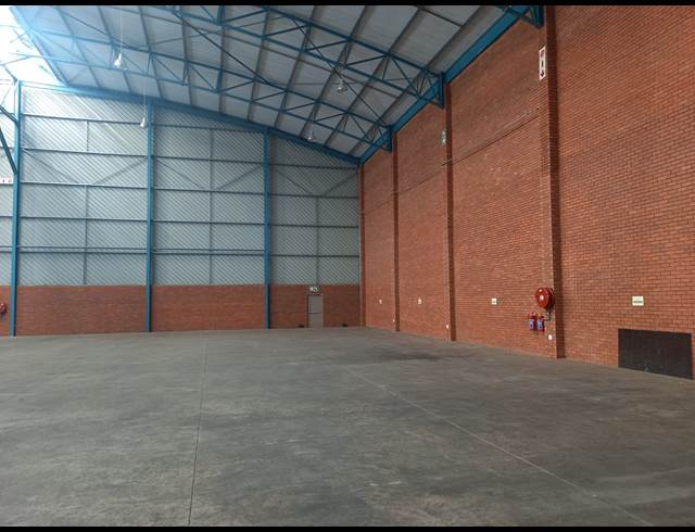 2,270M² WAREHOUSE TO LET IN POMONA