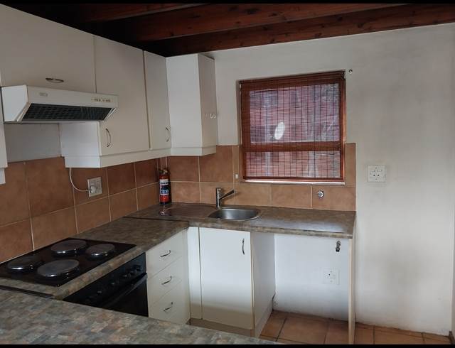 1 BEDROOM APARTMENT RENTED IN SUNNINGHILL
