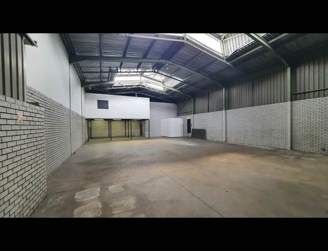 407M² WAREHOUSE TO LET IN JET PARK