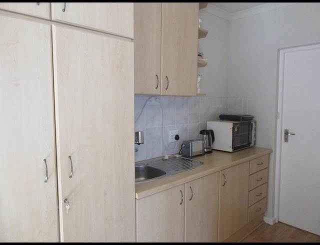 1 BEDROOM PROPERTY TO RENT IN SUNSET BEACH