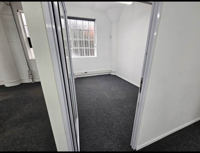 530M² WAREHOUSE TO LET IN PAARDEN EILAND