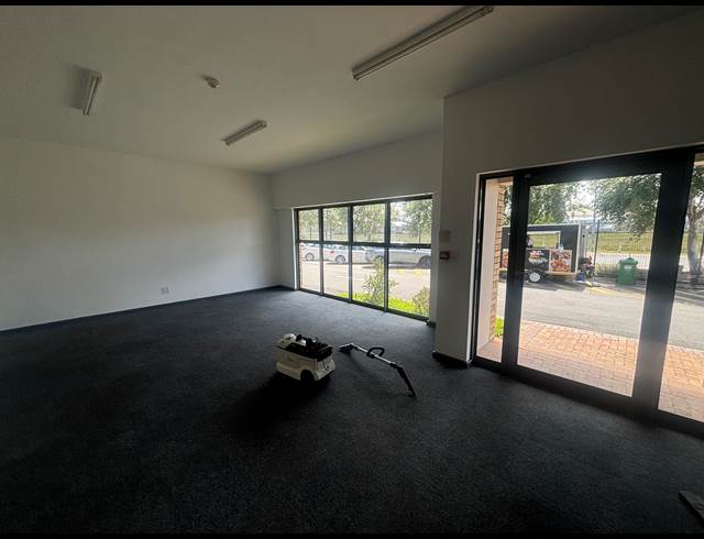 401M² WAREHOUSE TO LET IN AIRPORT INDUSTRIA