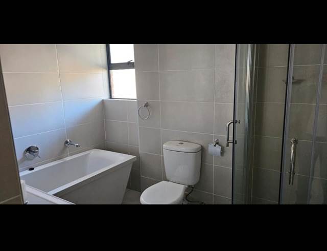 3 BEDROOM APARTMENT TO LET IN BARTLETT