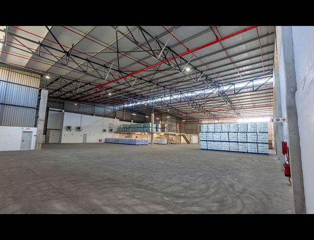 2,329M² WAREHOUSE TO LET IN OTTAWA