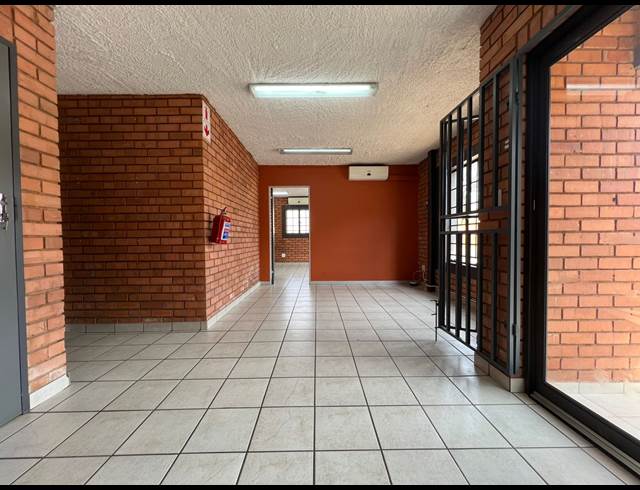 318M² WAREHOUSE TO LET IN HENNOPSPARK