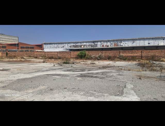 9,593M² VACANT LAND TO LET IN VILLAGE MAIN