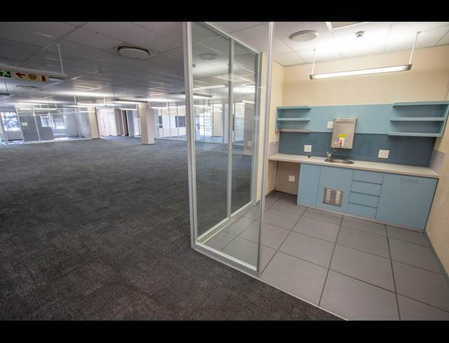 1,013M² OFFICE TO LET IN ILLOVO