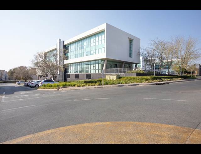 8M² OFFICE TO LET IN FOURWAYS