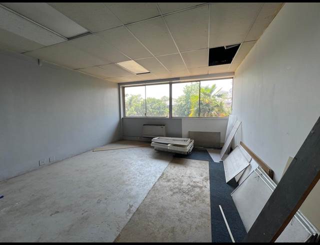 210M² OFFICE TO LET IN STRIJDOMPARK