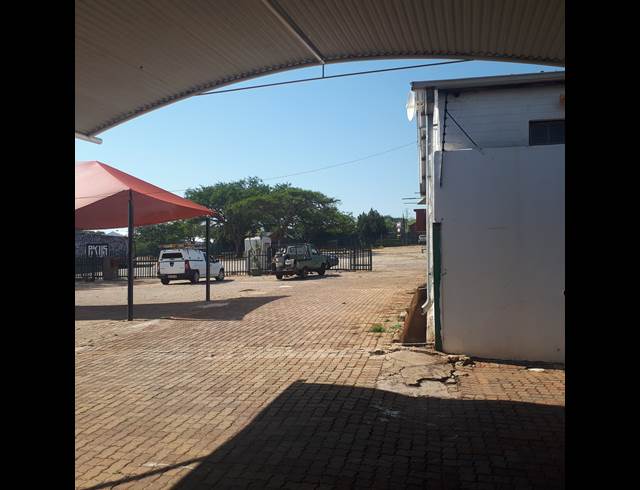M² OFFICE TO LET IN ROCKY DRIFT