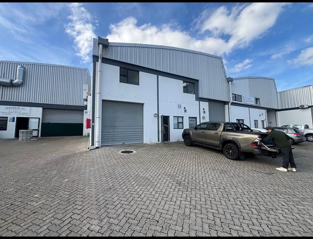 300M² WAREHOUSE TO LET IN FIRGROVE