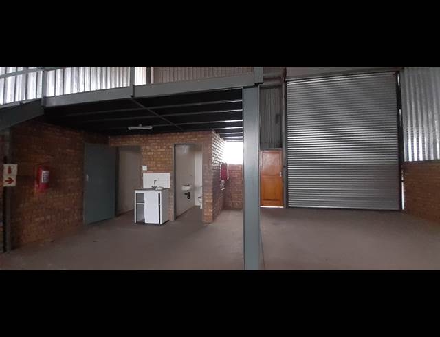 500M² WAREHOUSE TO LET IN ROSSLYN