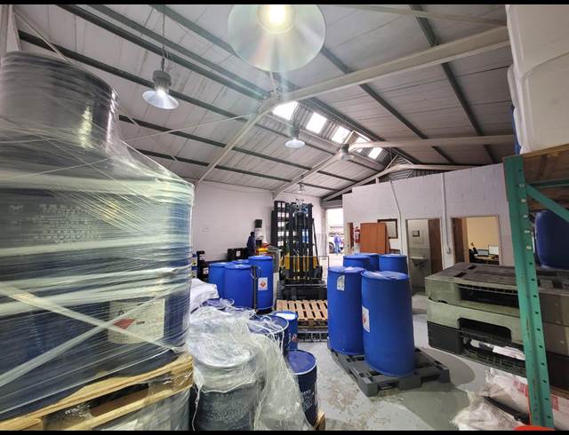 114M² WAREHOUSE RENTED IN KILLARNEY GARDENS