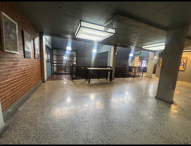700M² SHOWROOM TO LET IN WYNBERG