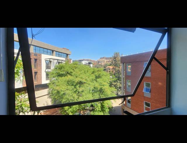 1,018M² OFFICE TO LET IN PARKTOWN