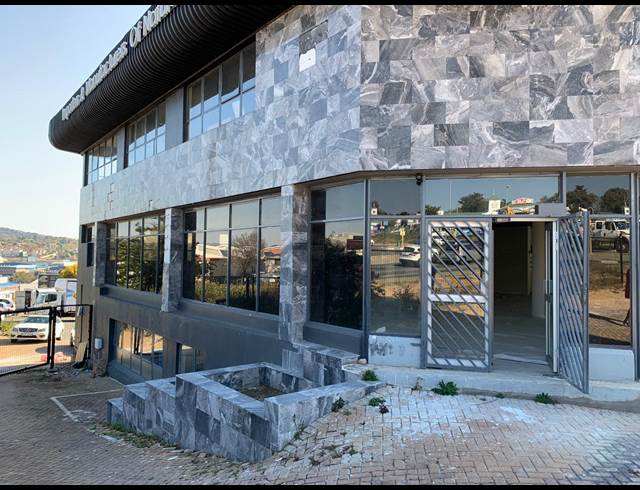 400M² SHOWROOM TO LET IN STRIJDOMPARK