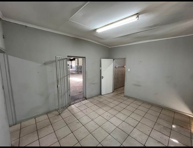 628M² WAREHOUSE TO LET IN NEW ERA