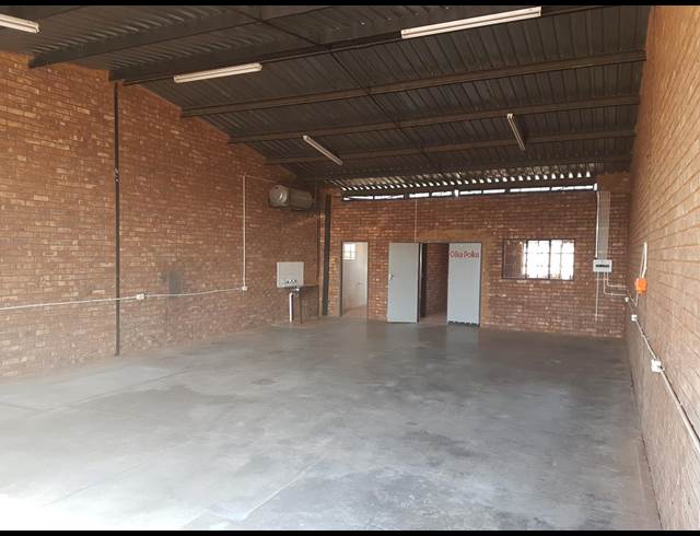 130M² WAREHOUSE TO LET IN KLERKSOORD