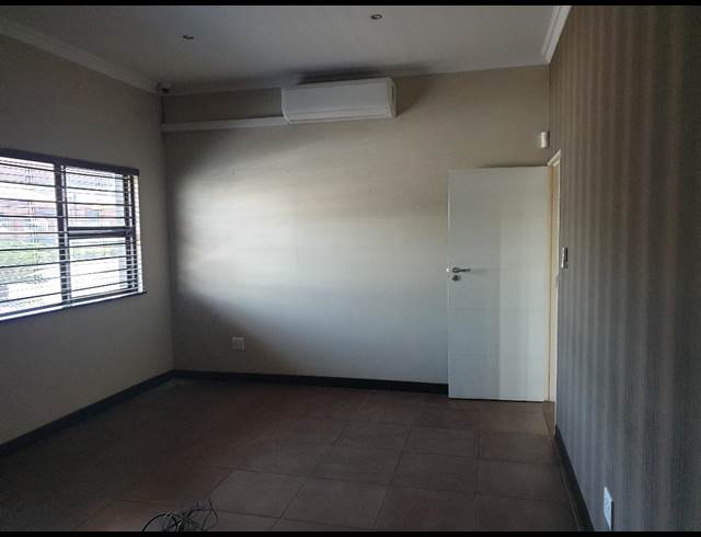 300M² OFFICE TO LET IN WADEVILLE