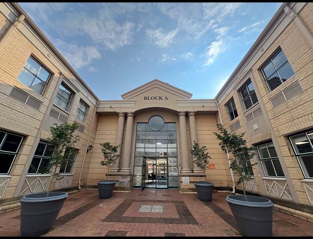 174M² OFFICE TO LET IN HYDE PARK