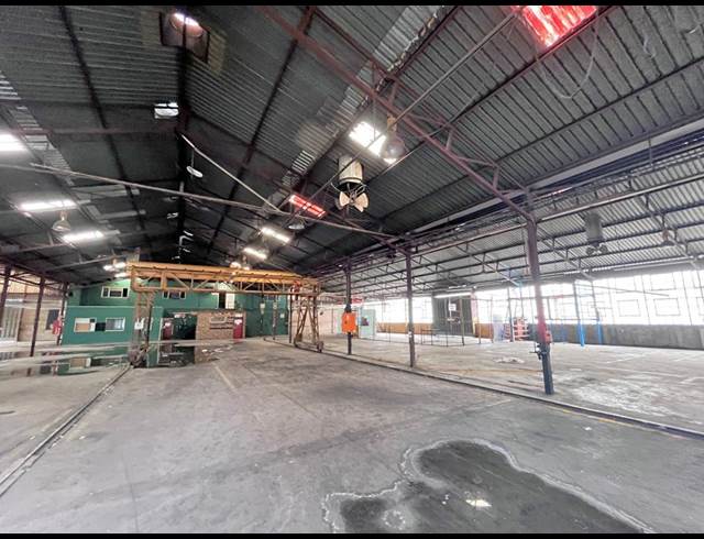 2,100M² WAREHOUSE TO LET IN SPARTAN