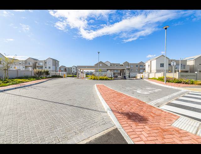 3 BEDROOM APARTMENT TO LET IN SUNNINGDALE