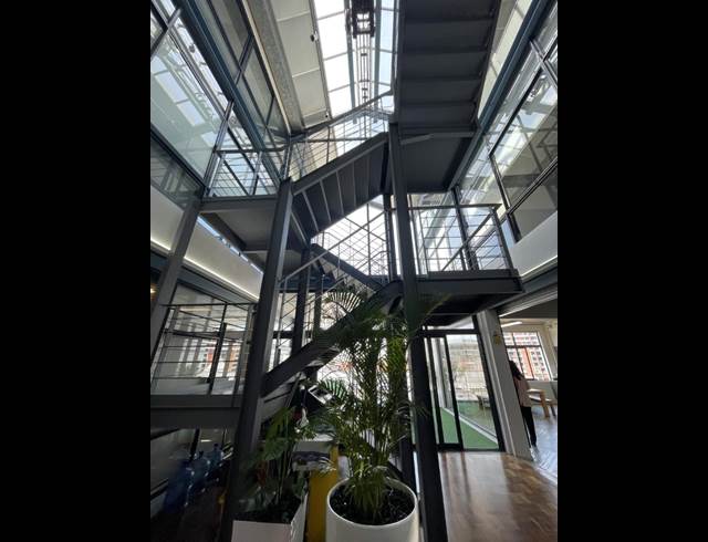 1,560M² OFFICE TO LET IN DE WATERKANT