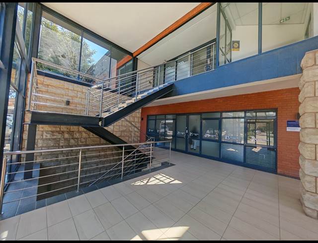 131M² OFFICE TO LET IN MEYERSDAL