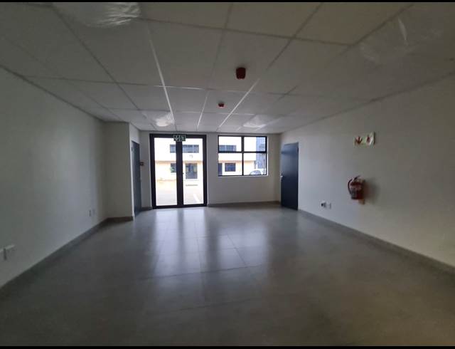 519M² WAREHOUSE TO LET IN SAMRAND BUSINESS PARK