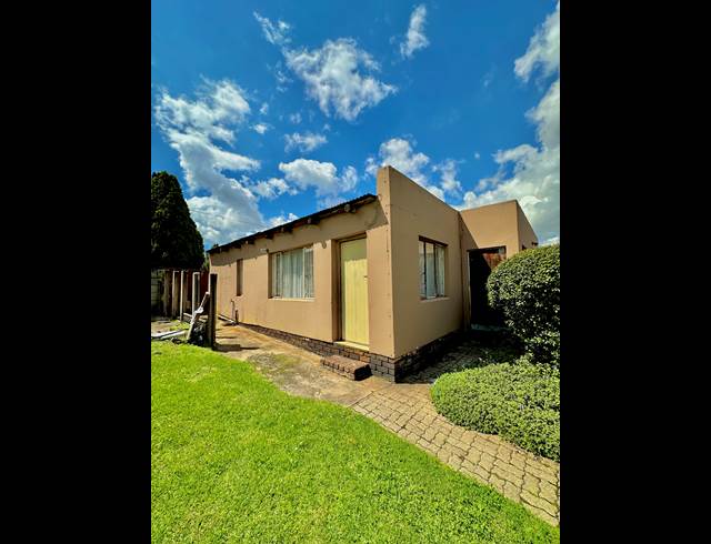 2 BEDROOM HOUSE TO LET IN BIRCHLEIGH NORTH