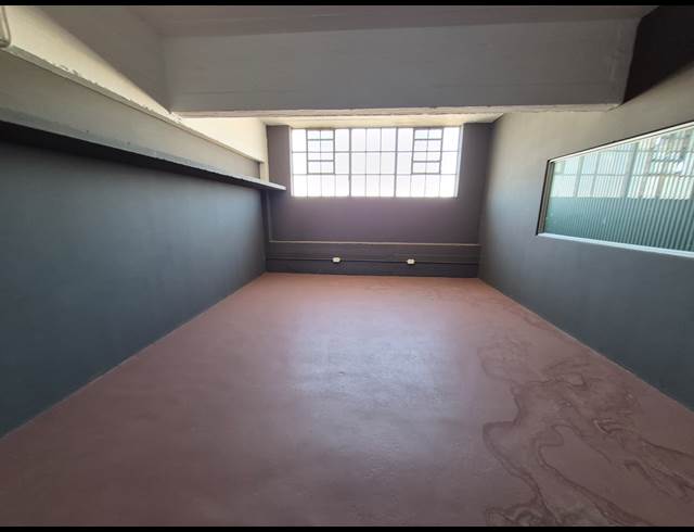 800M² WAREHOUSE TO LET IN DENVER